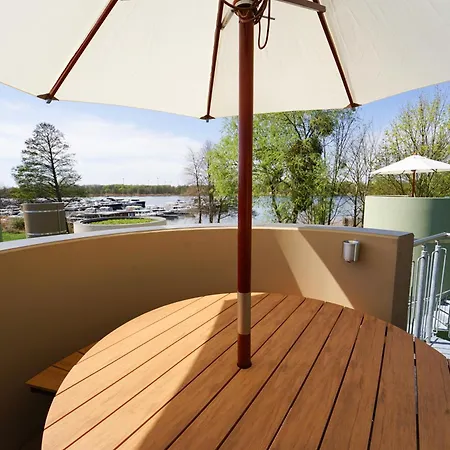 Slube An Der Marina Capsule hotel *