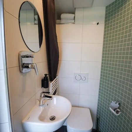 Capsule hotel Slube An Der Marina *