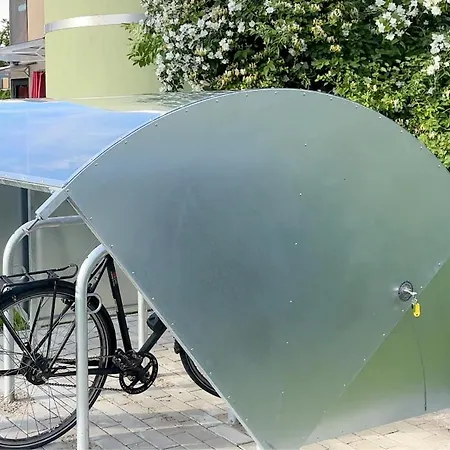 Slube An Der Marina *