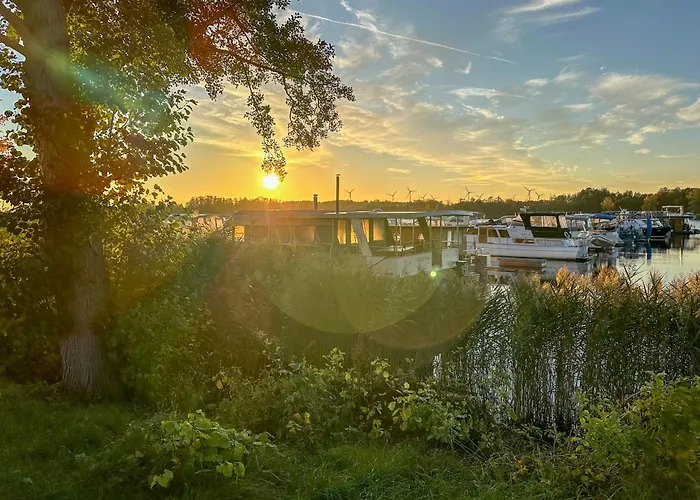 Slube An Der Marina Kapszulahotel *